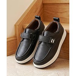 Cute Walk by Babyhug Velcro Closure Solid Loafers - Black