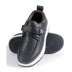 Cute Walk by Babyhug Velcro Closure Solid Loafers - Black