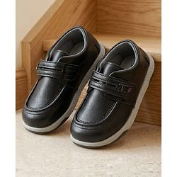 Cute Walk by Babyhug Velcro Closure Solid Shoes - Black