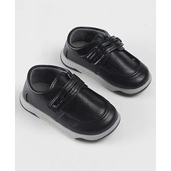 Cute Walk by Babyhug Velcro Closure Solid Shoes - Black