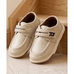 Cute Walk by Babyhug Velcro Closure Solid Shoes - Black