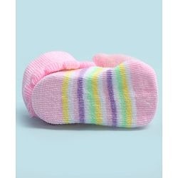 Cute Walk by Babyhug Ankle Length Socks Shoes With Cat Applique - Multicolor