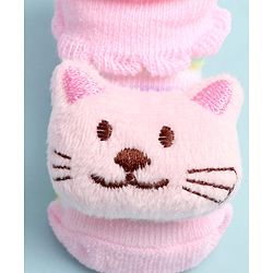 Cute Walk by Babyhug Ankle Length Socks Shoes With Cat Applique - Multicolor