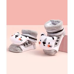 Cute Walk by Babyhug Ankle Length Socks Shoes With Applique - Multicolor