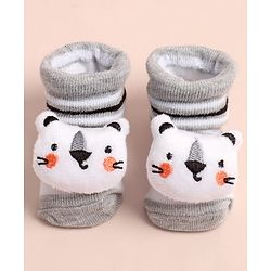 Cute Walk by Babyhug Ankle Length Socks Shoes With Applique - Multicolor