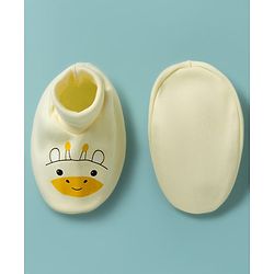 Babyhug 100% Cotton Knit Giraffe Printed Mittens & Booties Set - Yellow
