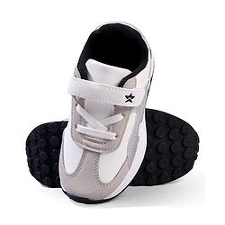 Cute Walk by Babyhug Velcro Closure Solid Sneaker Shoes - Black