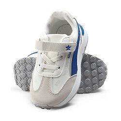 Cute Walk by Babyhug Velcro Closure Hearts Printed Sneaker Shoes - White