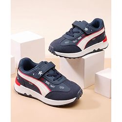 Cute Walk by Babyhug Velcro Closure Hearts Printed Sneaker Shoes - White