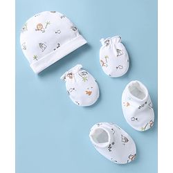 Babyhug 100% Cotton Interlock Knit Cap, Mitten & Booties with Lion Home Star Print White - Diameter 14 cm