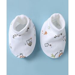Babyhug 100% Cotton Interlock Knit Cap, Mitten & Booties with Lion Home Star Print White - Diameter 14 cm