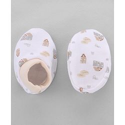Babyhug 100% Cotton Interlock Knit Cap, Mitten & Booties Set With Rainbow Print White - Diameter 14 cm