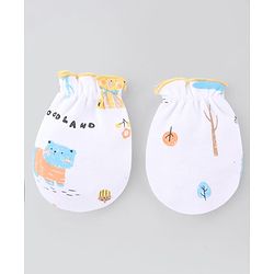 Babyhug 100% Cotton Interlock Knit Cap , Mittens & Booties with Bear Print White - Diameter 13 cm