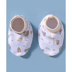 Babyhug 100% Cotton Interlock Knit Mittens and Booties Set With Rainbow Print - White