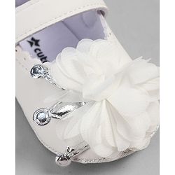 Cute Walk by Babyhug Velcro Closure Booties With Floral Applique - White