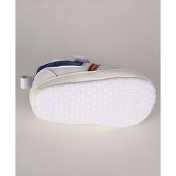 Cute Walk by Babyhug Velcro Closure Solid Booties - White