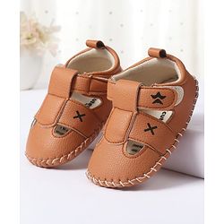 Cute Walk by Babyhug Velcro Closure Booties - Brown