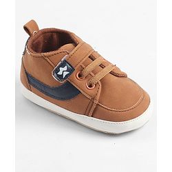 Cute Walk by Babyhug Velcro Closure Solid Booties - Tan