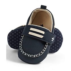 Cute Walk by Babyhug Velcro Closure Solid Booties - Blue