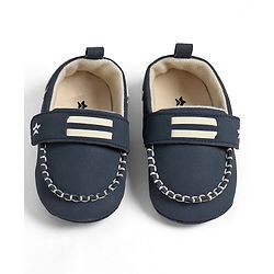 Cute Walk by Babyhug Velcro Closure Solid Booties - Blue