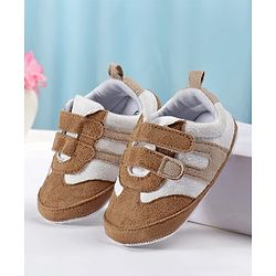 Cute Walk by Babyhug Velcro Closure Solid Booties - Brown