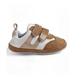 Cute Walk by Babyhug Velcro Closure Solid Booties - Brown