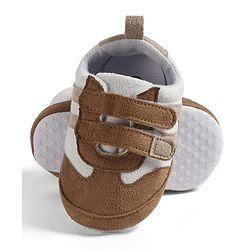 Cute Walk by Babyhug Velcro Closure Solid Booties - Brown