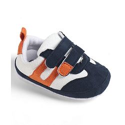 Cute Walk by Babyhug Velcro Closure Solid Booties - Brown