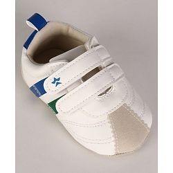 Cute Walk by Babyhug Velcro Closure Solid Booties - White