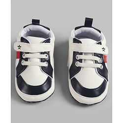 Cute Walk by Babyhug Velcro Closure Solid Booties - Navy Blue