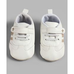 Cute Walk by Babyhug Velcro Closure Solid Booties - Golden