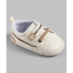 Cute Walk by Babyhug Velcro Closure Solid Booties - White