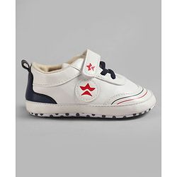 Cute Walk by Babyhug Velcro Closure Solid Booties - White