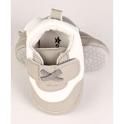 Cute Walk by Babyhug Velcro Closure Solid Booties - Grey