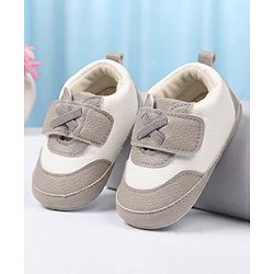 Cute Walk by Babyhug Velcro Closure Solid Booties - Grey