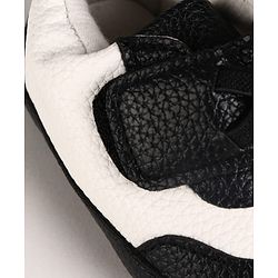 Cute Walk by Babyhug Velcro Closure Solid Booties - Grey