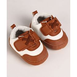 Cute Walk by Babyhug Velcro Closure Solid Booties - Grey