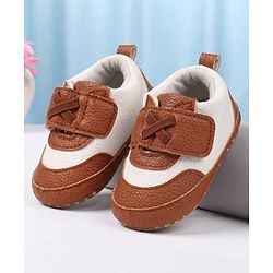 Cute Walk by Babyhug Velcro Closure Solid Booties - Grey