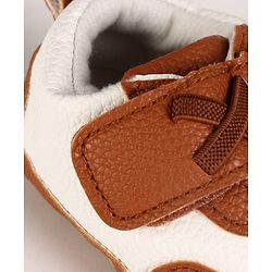 Cute Walk by Babyhug Velcro Closure Solid Booties - Grey
