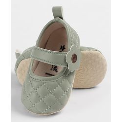 Cute Walk by Babyhug Velcro Closure Embroidered Booties With Floral Applique - Pink