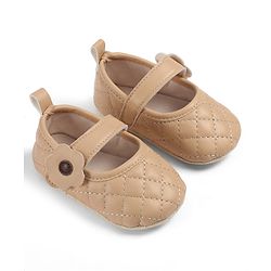 Cute Walk by Babyhug Velcro Closure Embroidered Booties With Floral Applique - Pink