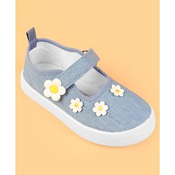 Cute Walk by Babyhug Velcro Closure Casual shoes With Floral Applique - Blue