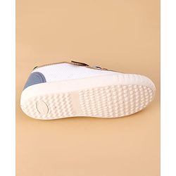Cute Walk by Babyhug Velcro Closure Casual Shoes With Star Print - Pink