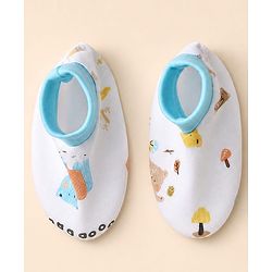 Babyhug 100% Cotton Interlock Knit Full Sleeves Animal Printed Onesies with Leggings & Cap Mittens and Booties - Light Blue