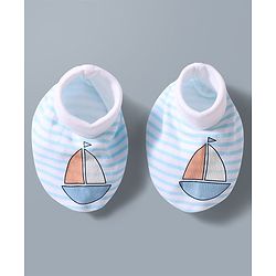 Babyhug 100% Cotton Interlock Knit Striped Mittens & Booties Set With Boat Print - White