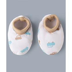 Babyhug 100% Cotton Interlock Knit Cap Mittens & Booties with Vehicle Print White & Beige - Diameter 12 cm