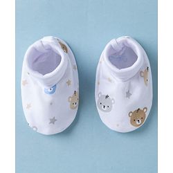 Babyhug 100% Cotton Interlock Knit Cap Mittens & Booties Set With Teddy Bear Print White -Diameter 10.5 cm