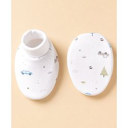 Babyhug 100% Cotton Car Printed Mittens & Booties - White