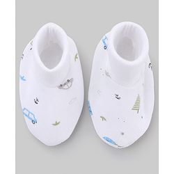 Babyhug 100% Cotton Interlock Knit Cap Mittens & Booties Set With Vehicle Print White - Diameter 14.5 cm