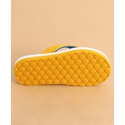 Cute Walk by Babyhug Slip Ons Flip Flop With Vehicle Print - White